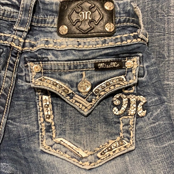 Jeans - Picture 7 of 8